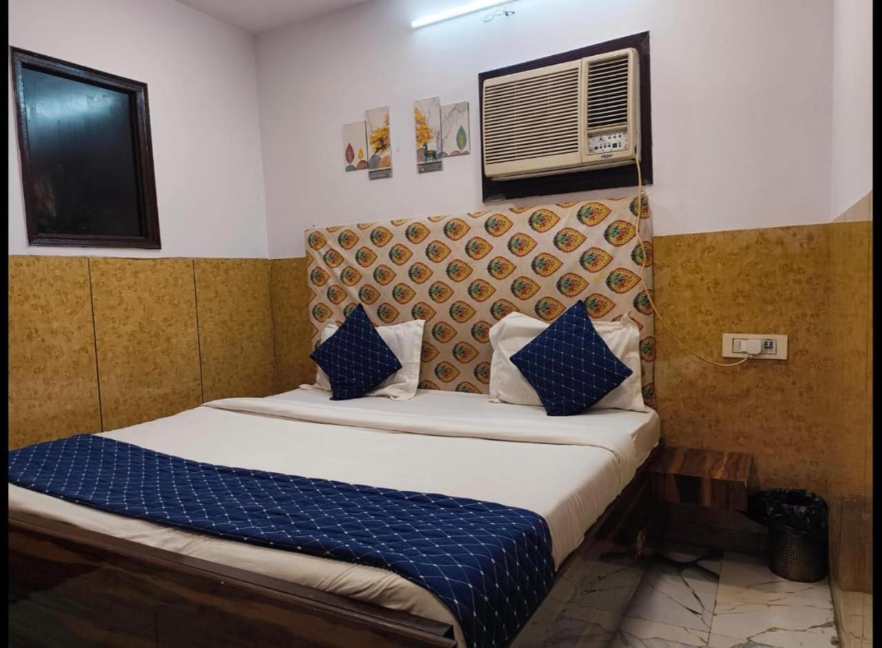 Hotel Metro Park Nuova Delhi Esterno foto